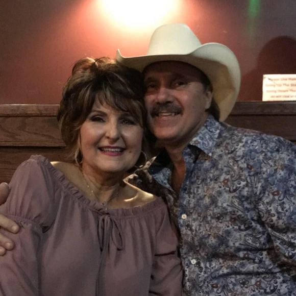 Meet your Posher, Belinda - Picture 1 of 1